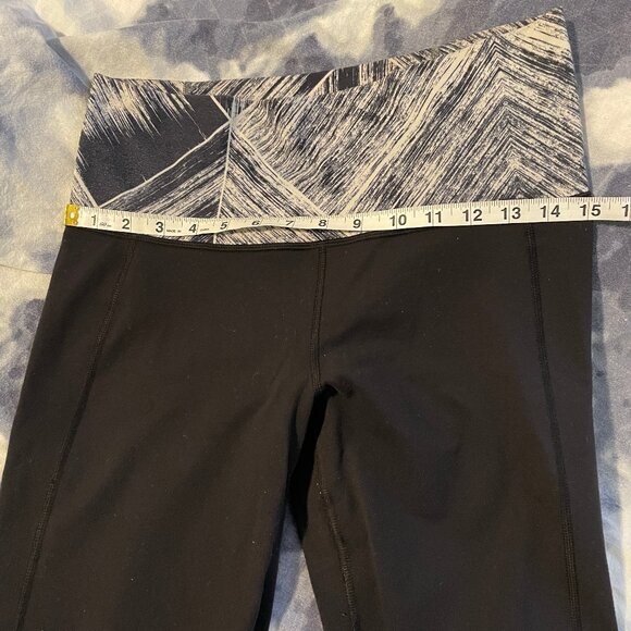 Lululemon Skinny Groove Pant II (Roll Down) Black / Heat Wave White Black sz 8 - Picture 5 of 7